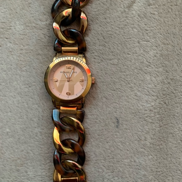 MK watch - Picture 2 of 4